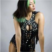 Instructora de ritmos latinos y stretching para todas las edades